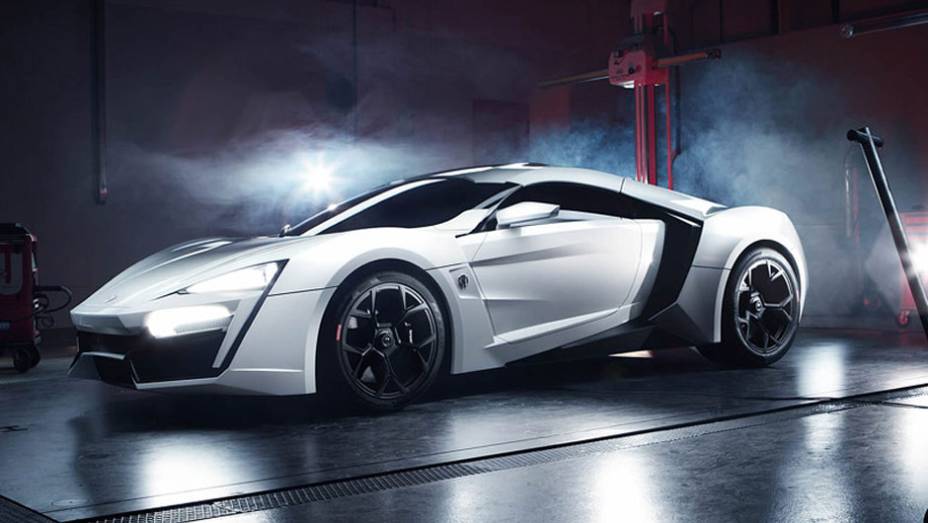 Velozes e Furiosos 7 traz uma nova leva de carrões às telas do cinema, como o desconhecido (e possante) Lykan HyperSport (acima); veja a seguir outras máquinas | <a href="https://beta-develop.quatrorodas.abril.com.br/galerias/especiais/gatas-velozes-furiosos-852096.shtm" rel="migration"></a>