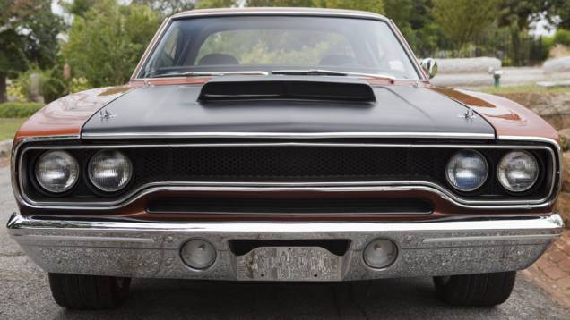 O Plymouth Roadrunne é dirigido por Dominic Toretto (Vin Diesel) em uma das cenas de perseguição do filme | <a href="https://beta-develop.quatrorodas.abril.com.br/galerias/especiais/gatas-velozes-furiosos-852096.shtml" target="_blank" rel="migration">7 gatas de Velozes 7</a> | <a href="htt" rel="migration"></a> O Plymouth Roadrunne é dirigido por Dominic Toretto (Vin Diesel) em uma das cenas de perseguição do filme | <a href="https://beta-develop.quatrorodas.abril.com.br/galerias/especiais/gatas-velozes-furiosos-852096.shtml" target="_blank" rel="migration">7 gatas de Velozes 7</a> | <a href="htt" rel="migration"></a>