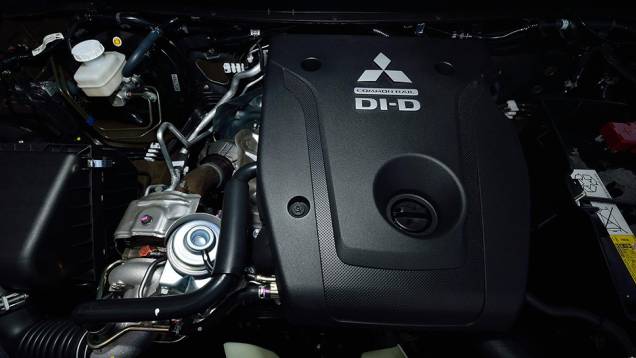 Motor turbodiesel 2.4 com caixa de câmbio automática de oito velocidades | <a href="https://beta-develop.quatrorodas.abril.com.br/noticias/fabricantes/mitsubishi-revela-nova-pajero-sport-892720.shtml" target="_blank" rel="migration">Leia mais</a> Motor turbodiesel 2.4 com caixa de câmbio automática de oito velocidades | <a href="https://beta-develop.quatrorodas.abril.com.br/noticias/fabricantes/mitsubishi-revela-nova-pajero-sport-892720.shtml" target="_blank" rel="migration">Leia mais</a>