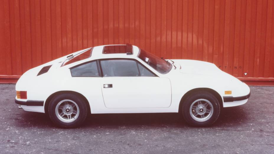 Em 1981 a Puma evoluiu o desenho do GTE com parachoques envolventes e lanternas envolventes de Bras&iacute;lia. O cup&ecirc; passou a ser chamado de GTI (de Internacional)