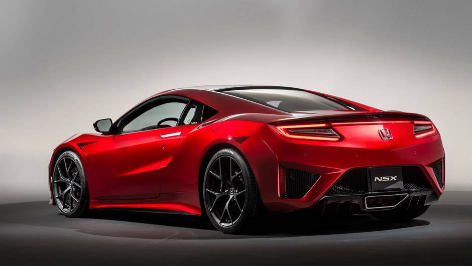 Embora seja baseado no carro-conceito de mesmo nome, o NSX foi projetado inteiramente nos EUA sob a lideran&ccedil;a da designer Michelle Christensen | <a href="https://beta-develop.quatrorodas.abril.com.br/noticias/saloes/genebra-2015/honda-revela-nsx-europeu-842884.shtml" rel="migration"></a>