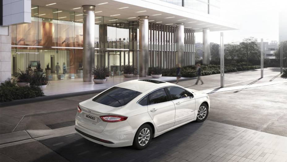 De carroceria, o carro terá opções hatch, sedã e perua | <a href="https://beta-develop.quatrorodas.abril.com.br/noticias/saloes/paris-2014/ford-mostra-mondeo-europeu-salao-paris-804106.shtml" rel="migration">Leia mais</a>