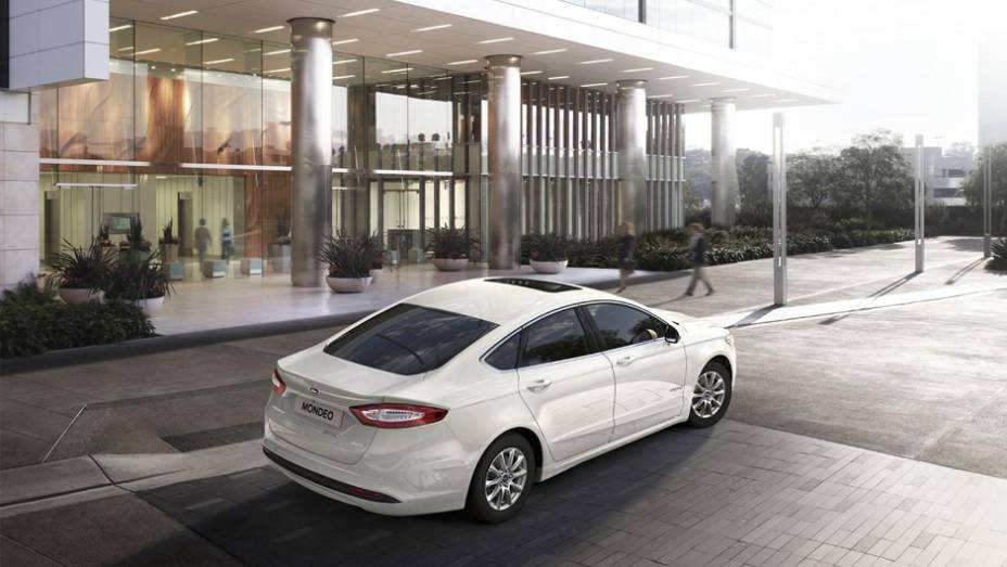 De carroceria, o carro ter&aacute; op&ccedil;&otilde;es hatch, sed&atilde; e perua | <a href="https://beta-develop.quatrorodas.abril.com.br/noticias/saloes/paris-2014/ford-mostra-mondeo-europeu-salao-paris-804106.shtml" rel="migration">Leia mais</a>