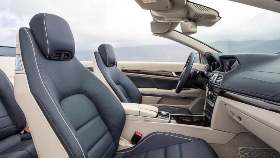 O interior esbanja requinte para quatro pessoas | <a href="https://beta-develop.quatrorodas.abril.com.br/saloes/detroit/2013/mercedes-benz-classe-coupe-cabriolet-730406.shtml" rel="migration">Leia mais</a>