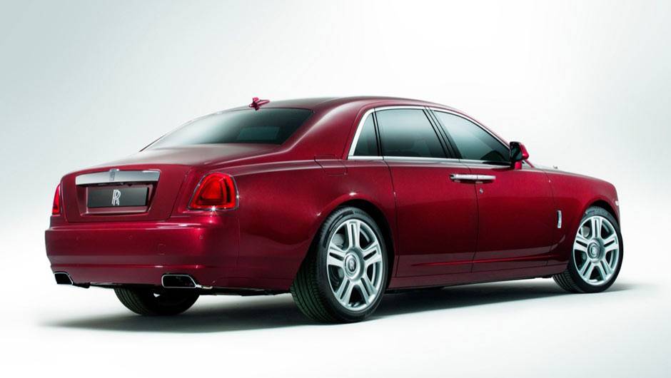 O Ghost foi lan&ccedil;ado em 2009 | <a href="https://beta-develop.quatrorodas.abril.com.br/noticias/saloes/genebra-2014/rolls-royce-lanca-ghost-series-ii-775298.shtml" rel="migration">Leia mais</a>
