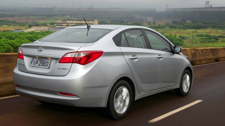 Quando chegar ao mercado, o HB20S ter&aacute; a forte concorr&ecirc;ncia de Fiat Grand Siena, VW Voyage e o renovado Chevrolet Prisma | <a href="https://beta-develop.quatrorodas.abril.com.br/noticias/fabricantes/hyundai-hb20-seda-chega-r-39-495-735145.shtml" rel="migration">Leia mais</a>