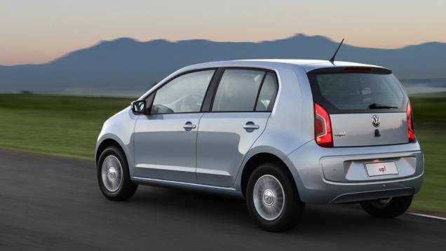 Com adere&ccedil;os na cor da carroceria e calotas aro 14, ele perde um pouco o ar despojado | <a href="https://beta-develop.quatrorodas.abril.com.br/carros/lancamentos/volkswagen-up-772368.shtml" rel="migration">Leia mais</a>