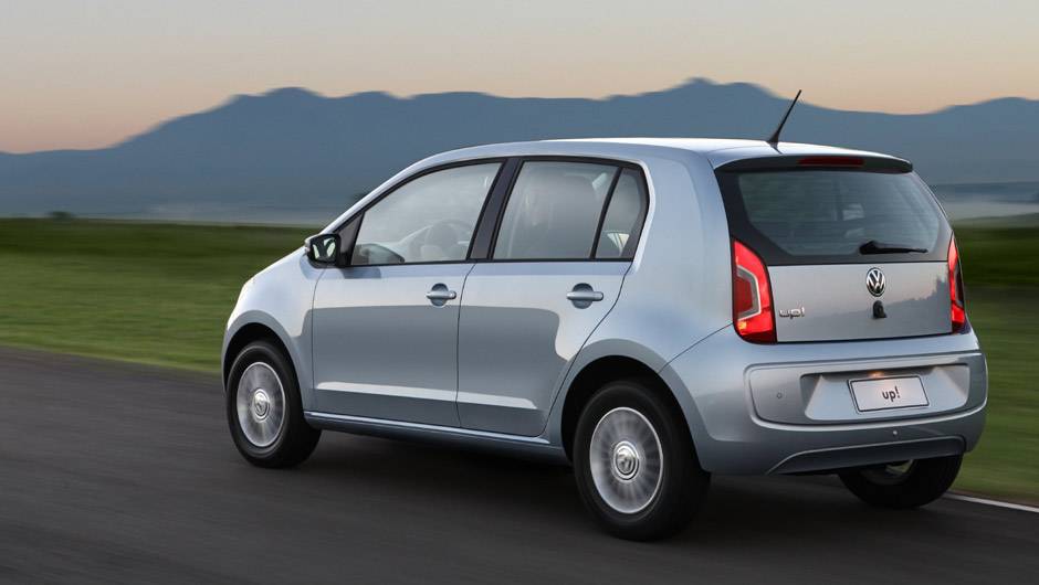 Com adere&ccedil;os na cor da carroceria e calotas aro 14, ele perde um pouco o ar despojado | <a href="https://beta-develop.quatrorodas.abril.com.br/carros/lancamentos/volkswagen-up-772368.shtml" rel="migration">Leia mais</a>