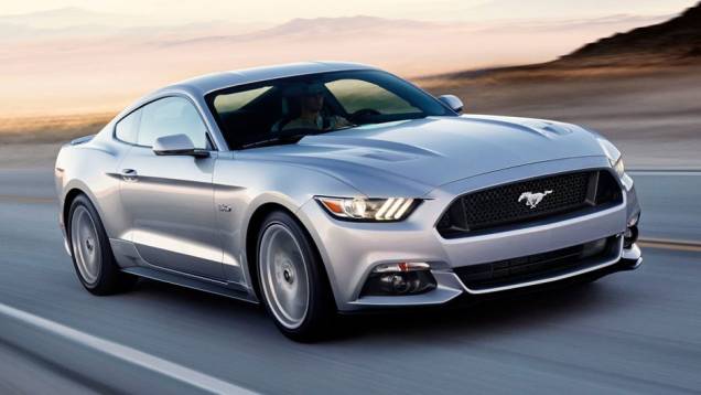 De fato o desenho dos faróis e da grade lembram o sedã, mas também não tiraram a personalidade do <em>pony-car</em> | <a href="https://beta-develop.quatrorodas.abril.com.br/carros/lancamentos/ford-mustang-2015-762332.shtml" rel="migration">Leia mais</a> De fato o desenho dos faróis e da grade lembram o sedã, mas também não tiraram a personalidade do <em>pony-car</em> | <a href="https://beta-develop.quatrorodas.abril.com.br/carros/lancamentos/ford-mustang-2015-762332.shtml" rel="migration">Leia mais</a>