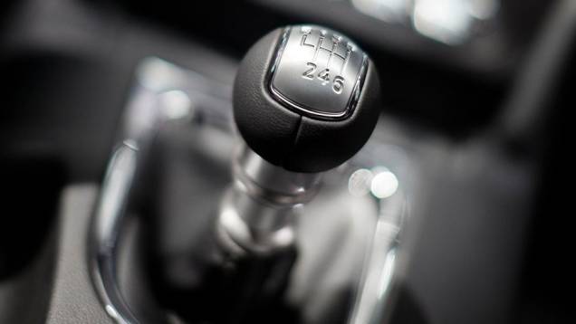 Notícia boa para os puristas: o carro pode ser comprado com câmbio manual | <a href="https://beta-develop.quatrorodas.abril.com.br/carros/lancamentos/ford-mustang-2015-762332.shtml" rel="migration">Leia mais</a> Notícia boa para os puristas: o carro pode ser comprado com câmbio manual | <a href="https://beta-develop.quatrorodas.abril.com.br/carros/lancamentos/ford-mustang-2015-762332.shtml" rel="migration">Leia mais</a>
