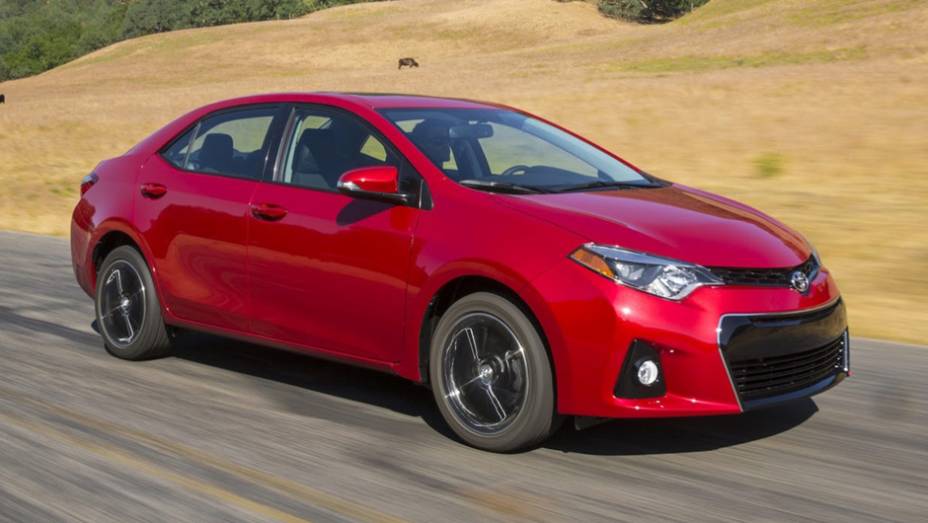 No lugar das linhas comportadas surge um sedã esportivo, com perfil mais atual | <a href="https://beta-develop.quatrorodas.abril.com.br/noticias/fabricantes/toyota-mostra-novo-corolla-743409.shtml" rel="migration">Leia mais</a> | <a href="https://beta-develop.quatrorodas.abril.com.br/galerias/toyot" rel="migration"></a>