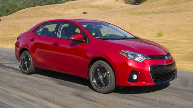 No lugar das linhas comportadas surge um sedã esportivo, com perfil mais atual | <a href="https://beta-develop.quatrorodas.abril.com.br/noticias/fabricantes/toyota-mostra-novo-corolla-743409.shtml" rel="migration">Leia mais</a> | <a href="https://beta-develop.quatrorodas.abril.com.br/galerias/toyot" rel="migration"></a> No lugar das linhas comportadas surge um sedã esportivo, com perfil mais atual | <a href="https://beta-develop.quatrorodas.abril.com.br/noticias/fabricantes/toyota-mostra-novo-corolla-743409.shtml" rel="migration">Leia mais</a> | <a href="https://beta-develop.quatrorodas.abril.com.br/galerias/toyot" rel="migration"></a>