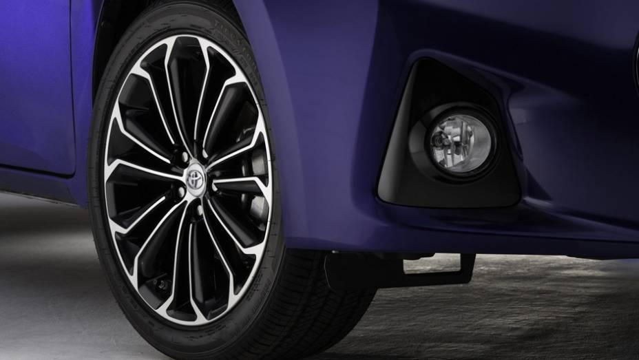 As rodas de liga leve mais esportivas são oferecidas de série na versão S | <a href="https://beta-develop.quatrorodas.abril.com.br/noticias/fabricantes/toyota-mostra-novo-corolla-743409.shtml" rel="migration">Leia mais</a> | <a href="https://beta-develop.quatrorodas.abril.com.br/galerias/toyota/cor" rel="migration"></a> As rodas de liga leve mais esportivas são oferecidas de série na versão S | <a href="https://beta-develop.quatrorodas.abril.com.br/noticias/fabricantes/toyota-mostra-novo-corolla-743409.shtml" rel="migration">Leia mais</a> | <a href="https://beta-develop.quatrorodas.abril.com.br/galerias/toyota/cor" rel="migration"></a>
