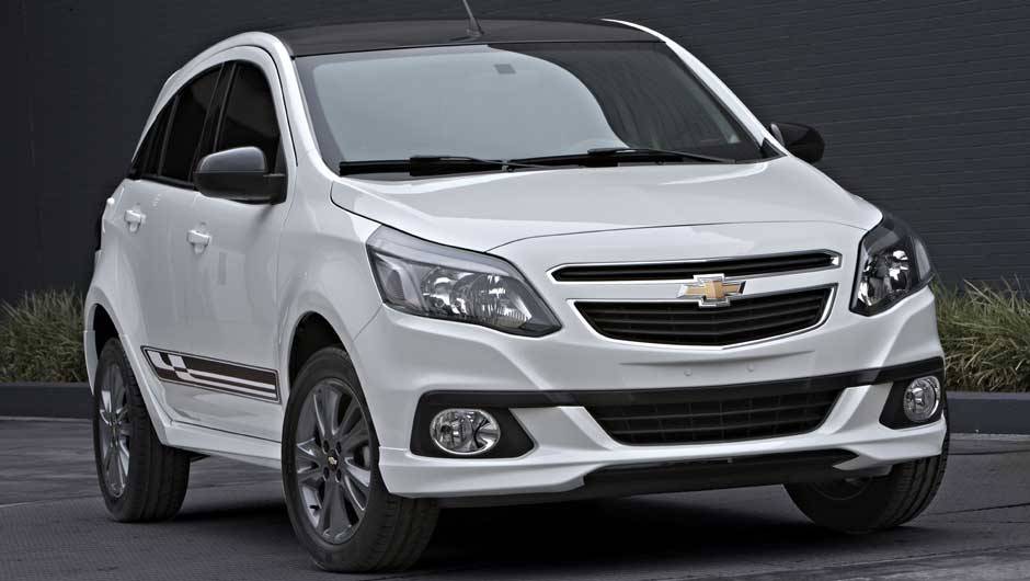 N&atilde;o gostava do visual do Agile? A reestiliza&ccedil;&atilde;o da linha 2014 traz uma nova frente, com far&oacute;is e grade menores | <a href="https://beta-develop.quatrorodas.abril.com.br/carros/lancamentos/chevrolet-agile-2014-756376.shtml" rel="migration">Leia mais</a>