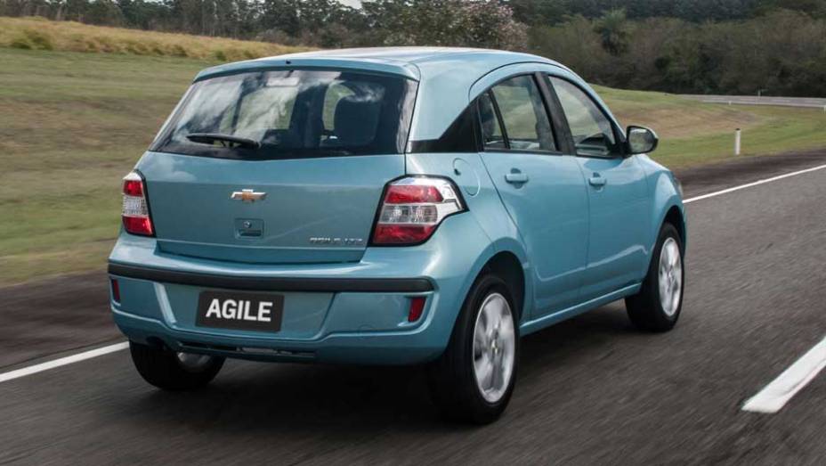 A cor Azul Aquamarine é exclusiva do modelo 2014 | <a href="https://beta-develop.quatrorodas.abril.com.br/carros/lancamentos/chevrolet-agile-2014-756376.shtml" rel="migration">Leia mais</a>