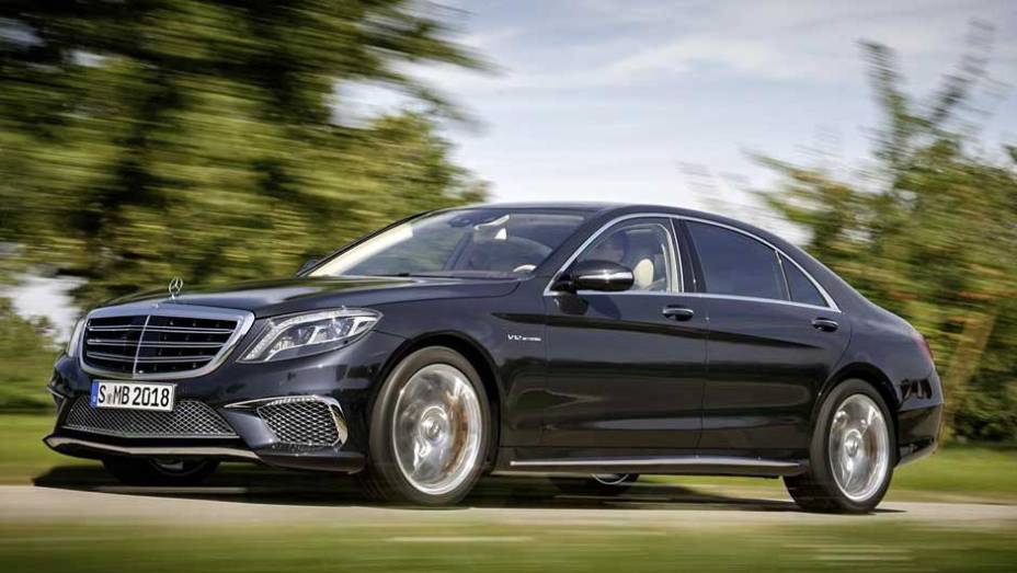 Mercedes-Benz lança nova geração do S65 AMG | <a href="https://beta-develop.quatrorodas.abril.com.br/carros/lancamentos//mercedes-benz-s65-amg-759711.shtml" rel="migration">Leia mais</a>