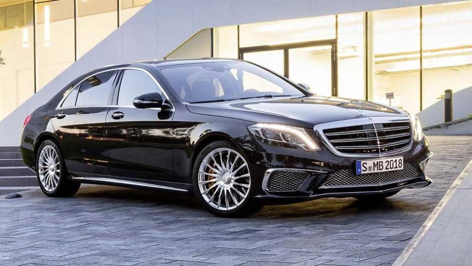 Elegante ao extremo, o sedã esconde uma usina de 630 cv sob o capô | <a href="https://beta-develop.quatrorodas.abril.com.br/carros/lancamentos//mercedes-benz-s65-amg-759711.shtml" rel="migration">Leia mais</a>