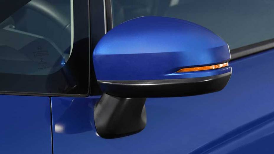 Os espelhos retrovisores com luzes de seta passam a vir de s&eacute;rie na vers&atilde;o EX | <a href="https://beta-develop.quatrorodas.abril.com.br/noticias/fabricantes/honda-lanca-linha-2016-fit-874082.shtml" rel="migration">Leia mais</a>