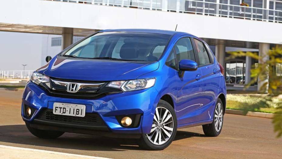 O Fit 2016 tem preços variando de R$ 51.600 (DX MT) a R$ 68.900 (EXL CVT) | <a href="https://beta-develop.quatrorodas.abril.com.br/noticias/fabricantes/honda-lanca-linha-2016-fit-874082.shtml" rel="migration">Leia mais</a>