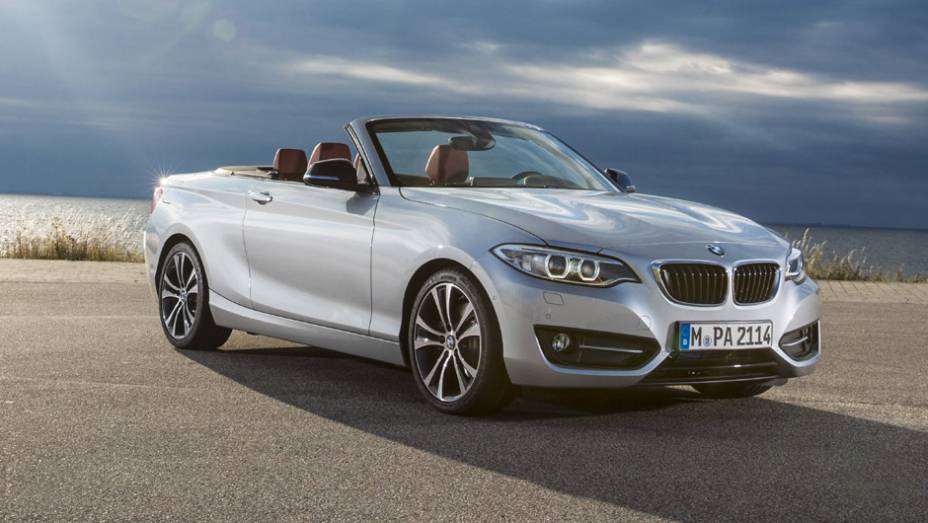 Eis o terceiro membro da fam&iacute;lia S&eacute;rie 2: a vers&atilde;o convers&iacute;vel estreia no Sal&atilde;o de Paris | <a href="https://beta-develop.quatrorodas.abril.com.br/noticias/saloes/paris-2014/bmw-revela-serie-2-convertible-799406.shtml" rel="migration">Leia mais</a>