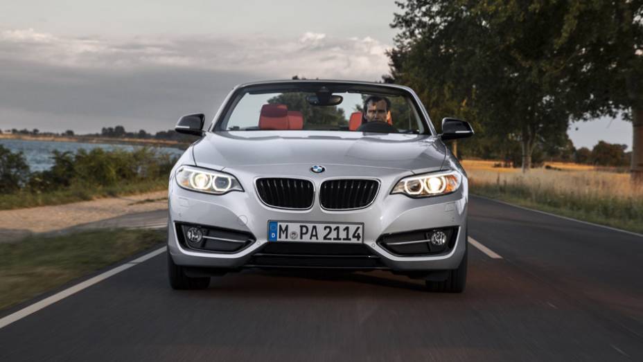 O S&eacute;rie 2 Convertible ser&aacute; vendido com quatro op&ccedil;&otilde;es de motoriza&ccedil;&atilde;o