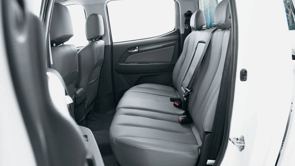 Mas o bom espaço interno é de série em todas as versões. | <a href="https://beta-develop.quatrorodas.abril.com.br/carros/testes/chevrolet-s10-681120.shtml" rel="migration">Leia mais</a> Mas o bom espaço interno é de série em todas as versões. | <a href="https://beta-develop.quatrorodas.abril.com.br/carros/testes/chevrolet-s10-681120.shtml" rel="migration">Leia mais</a>