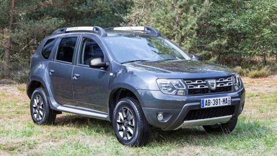 O visual do novo Duster já havia sido antecipado pela Renault (dona da Dacia) no conceito D-Cross, mostrado no Salão de São Paulo | <a href="https://beta-develop.quatrorodas.abril.com.br/saloes/frankfurt/2013/duster-753168.shtml" rel="migration">Leia mais</a>