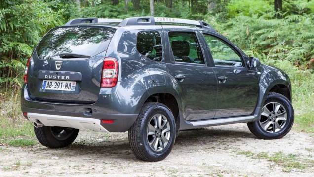 Salvo a nova disposi&ccedil;&atilde;o de luzes nas lanternas, praticamente nenhuma altera&ccedil;&atilde;o foi feita na traseira do SUV | <a href="https://beta-develop.quatrorodas.abril.com.br/saloes/frankfurt/2013/duster-753168.shtml" rel="migration">Leia mais</a>