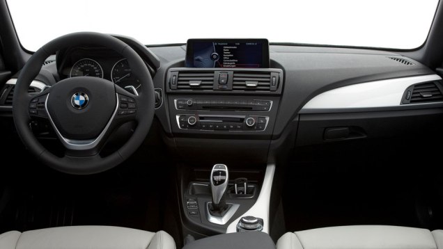 Segunda gera&ccedil;&atilde;o do hatchback cresce, ganha novos motores e fica mais requintada
