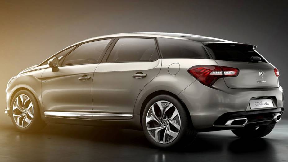 Citroën DS5 | <a href="https://beta-develop.quatrorodas.abril.com.br/salao-do-automovel/2012/carros/ds5-703947.shtml" rel="migration">Leia mais</a>