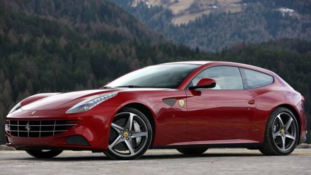 Cup&ecirc;, perua ou crossover? A nova cria&ccedil;&atilde;o de Maranello est&aacute; pronta para dividir opini&otilde;es
