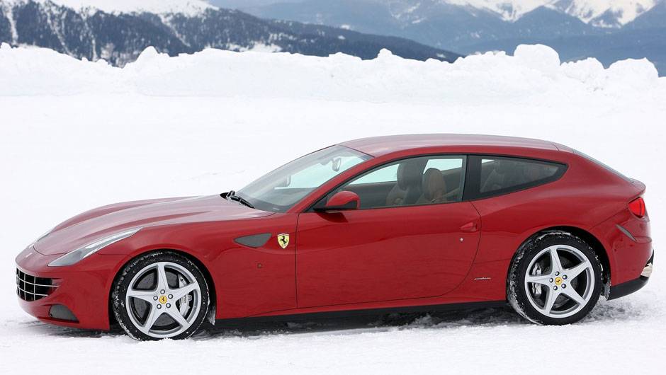Cupê, perua ou crossover? A nova criação de Maranello está pronta para dividir opiniões Cupê, perua ou crossover? A nova criação de Maranello está pronta para dividir opiniões