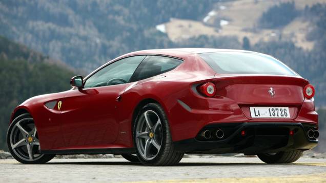 Cup&ecirc;, perua ou crossover? A nova cria&ccedil;&atilde;o de Maranello est&aacute; pronta para dividir opini&otilde;es