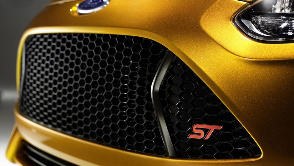 Vers&atilde;o esportiva do hatchback tem motor a gasolina 2.0 EcoBoost e 247 cv de pot&ecirc;ncia - <a href="https://beta-develop.quatrorodas.abril.com.br/reportagens/salao/ford-focus-st-639743.shtml" rel="migration">Leia mais</a>