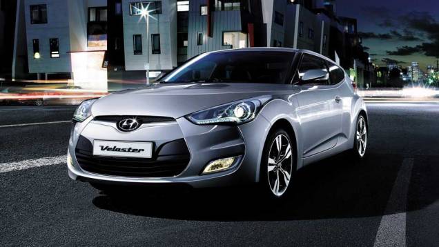 <a href="https://beta-develop.quatrorodas.abril.com.br/carros/lancamentos/hyundai-veloster-641581.shtml" rel="migration">Leia mais</a> <a href="https://beta-develop.quatrorodas.abril.com.br/carros/lancamentos/hyundai-veloster-641581.shtml" rel="migration">Leia mais</a>