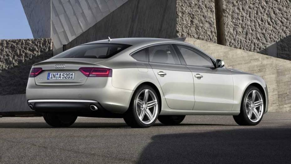 Modelo passou por facelift e teve mudanças no motor Modelo passou por facelift e teve mudanças no motor