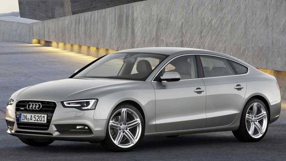 Modelo passou por facelift e teve mudanças no motor Modelo passou por facelift e teve mudanças no motor