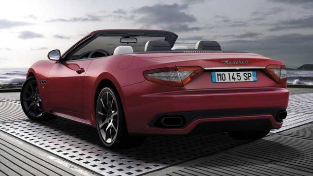 Conversível tem motor 4.7 V8 de 450 cv de potência <a href="https://beta-develop.quatrorodas.abril.com.br/noticias/maserati-lanca-grancabrio-sport-297006_p.shtml" target="_blank" rel="migration">Leia mais</a> Conversível tem motor 4.7 V8 de 450 cv de potência <a href="https://beta-develop.quatrorodas.abril.com.br/noticias/maserati-lanca-grancabrio-sport-297006_p.shtml" target="_blank" rel="migration">Leia mais</a>