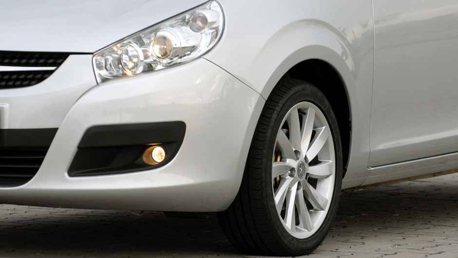 Minivan &eacute; o terceiro modelo da marca a desembarcar no Brasil. <a href="https://beta-develop.quatrorodas.abril.com.br/carros/lancamentos/jac-j6-635765.shtml" rel="migration">Leia mais</a>