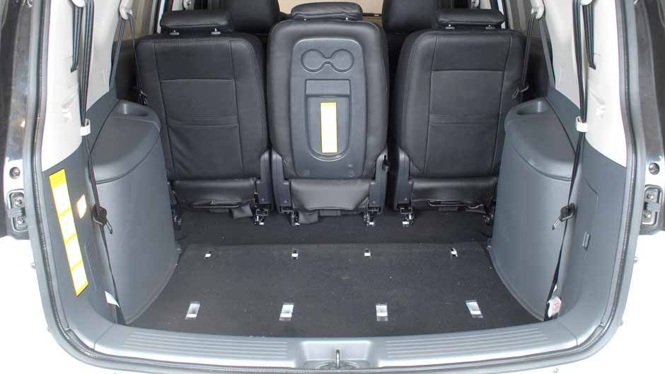 Minivan &eacute; o terceiro modelo da marca a desembarcar no Brasil. <a href="https://beta-develop.quatrorodas.abril.com.br/carros/lancamentos/jac-j6-635765.shtml" rel="migration">Leia mais</a>
