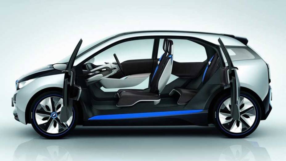 Compacto de quatro lugares, modelo inaugura a submarca de veículos elétricos da BMW. <a href="https://beta-develop.quatrorodas.abril.com.br/noticias/sustentabilidade-bmw-revela-detalhes-divisao-eletrica-i-natali-chiconi-297169_p.shtml" rel="migration">Leia mais</a>