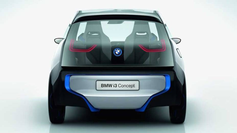 Compacto de quatro lugares, modelo inaugura a submarca de veículos elétricos da BMW. <a href="https://beta-develop.quatrorodas.abril.com.br/noticias/sustentabilidade-bmw-revela-detalhes-divisao-eletrica-i-natali-chiconi-297169_p.shtml" rel="migration">Leia mais</a>