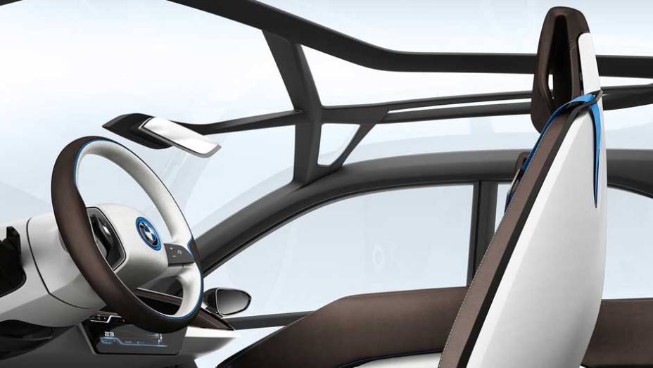 Compacto de quatro lugares, modelo inaugura a submarca de veículos elétricos da BMW. <a href="https://beta-develop.quatrorodas.abril.com.br/noticias/sustentabilidade-bmw-revela-detalhes-divisao-eletrica-i-natali-chiconi-297169_p.shtml" rel="migration">Leia mais</a>