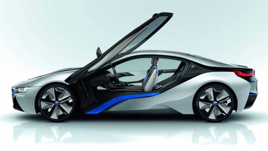 Esportivo de linhas futuristas, ele inaugura a divisão "i" de carros elétricos da BMW. <a href="https://beta-develop.quatrorodas.abril.com.br/noticias/sustentabilidade-bmw-revela-detalhes-divisao-eletrica-i-natali-chiconi-297169_p.shtml" rel="migration">Leia mais</a>