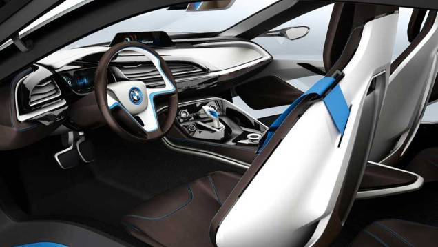 Esportivo de linhas futuristas, ele inaugura a divisão "i" de carros elétricos da BMW. <a href="https://beta-develop.quatrorodas.abril.com.br/noticias/sustentabilidade-bmw-revela-detalhes-divisao-eletrica-i-natali-chiconi-297169_p.shtml" rel="migration">Leia mais</a> Esportivo de linhas futuristas, ele inaugura a divisão "i" de carros elétricos da BMW. <a href="https://beta-develop.quatrorodas.abril.com.br/noticias/sustentabilidade-bmw-revela-detalhes-divisao-eletrica-i-natali-chiconi-297169_p.shtml" rel="migration">Leia mais</a>