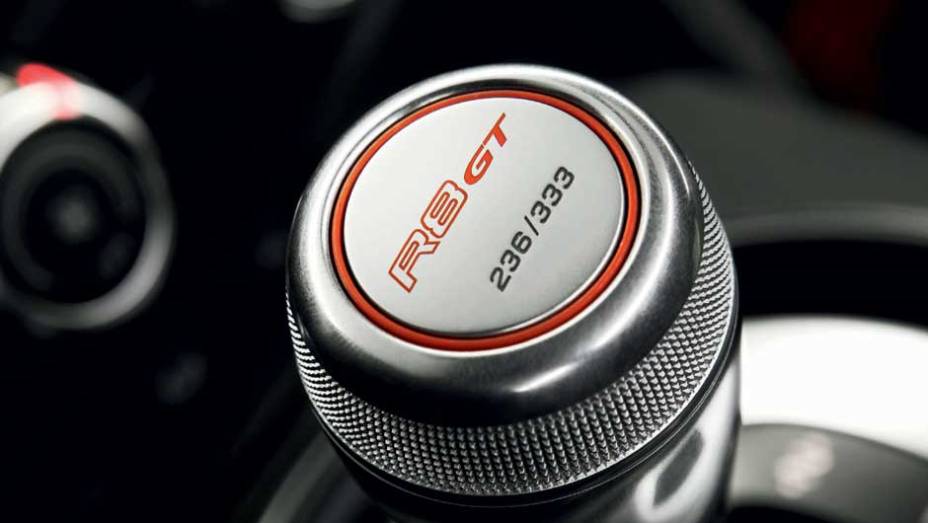 O câmbio indica: serão apenas 333 unidades produzidas. <a href="https://beta-develop.quatrorodas.abril.com.br/noticias/audi-lanca-seu-primeiro-carro-r-1-milhao-brasil-299224_p.shtml" rel="migration">Leia mais</a> O câmbio indica: serão apenas 333 unidades produzidas. <a href="https://beta-develop.quatrorodas.abril.com.br/noticias/audi-lanca-seu-primeiro-carro-r-1-milhao-brasil-299224_p.shtml" rel="migration">Leia mais</a>