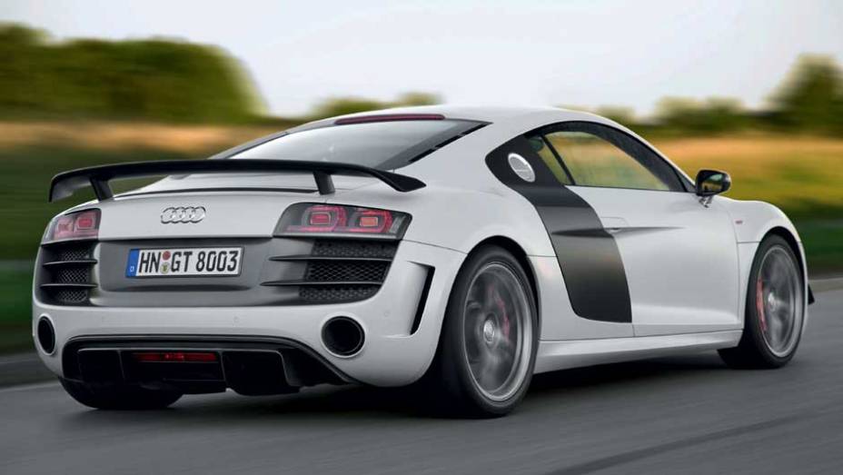 Esta é a visão que a maioria dos motoristas terá: a da traseira. <a href="https://beta-develop.quatrorodas.abril.com.br/noticias/audi-lanca-seu-primeiro-carro-r-1-milhao-brasil-299224_p.shtml" rel="migration">Leia mais</a> Esta é a visão que a maioria dos motoristas terá: a da traseira. <a href="https://beta-develop.quatrorodas.abril.com.br/noticias/audi-lanca-seu-primeiro-carro-r-1-milhao-brasil-299224_p.shtml" rel="migration">Leia mais</a>