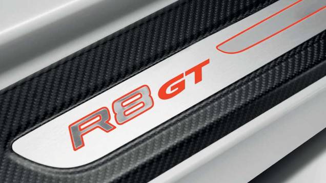 Até a soleira é de fibra de carbono. <a href="https://beta-develop.quatrorodas.abril.com.br/noticias/audi-lanca-seu-primeiro-carro-r-1-milhao-brasil-299224_p.shtml" rel="migration">Leia mais</a> Até a soleira é de fibra de carbono. <a href="https://beta-develop.quatrorodas.abril.com.br/noticias/audi-lanca-seu-primeiro-carro-r-1-milhao-brasil-299224_p.shtml" rel="migration">Leia mais</a>