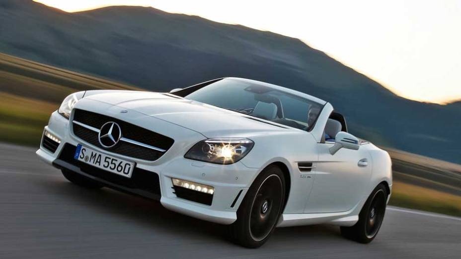 LEDs garantem maior luminosidade. <a href="https://beta-develop.quatrorodas.abril.com.br/noticias/mercedes-revela-versao-mais-potente-slk-55-amg-299394_p.shtml" rel="migration">Leia mais</a> LEDs garantem maior luminosidade. <a href="https://beta-develop.quatrorodas.abril.com.br/noticias/mercedes-revela-versao-mais-potente-slk-55-amg-299394_p.shtml" rel="migration">Leia mais</a>
