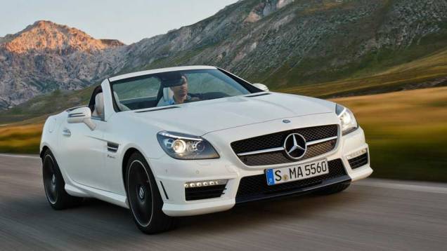 Kit aerodinâmico da AMG dá um visual ainda mais agressivo ao SLK. <a href="https://beta-develop.quatrorodas.abril.com.br/noticias/mercedes-revela-versao-mais-potente-slk-55-amg-299394_p.shtml" rel="migration">Leia mais</a> Kit aerodinâmico da AMG dá um visual ainda mais agressivo ao SLK. <a href="https://beta-develop.quatrorodas.abril.com.br/noticias/mercedes-revela-versao-mais-potente-slk-55-amg-299394_p.shtml" rel="migration">Leia mais</a>